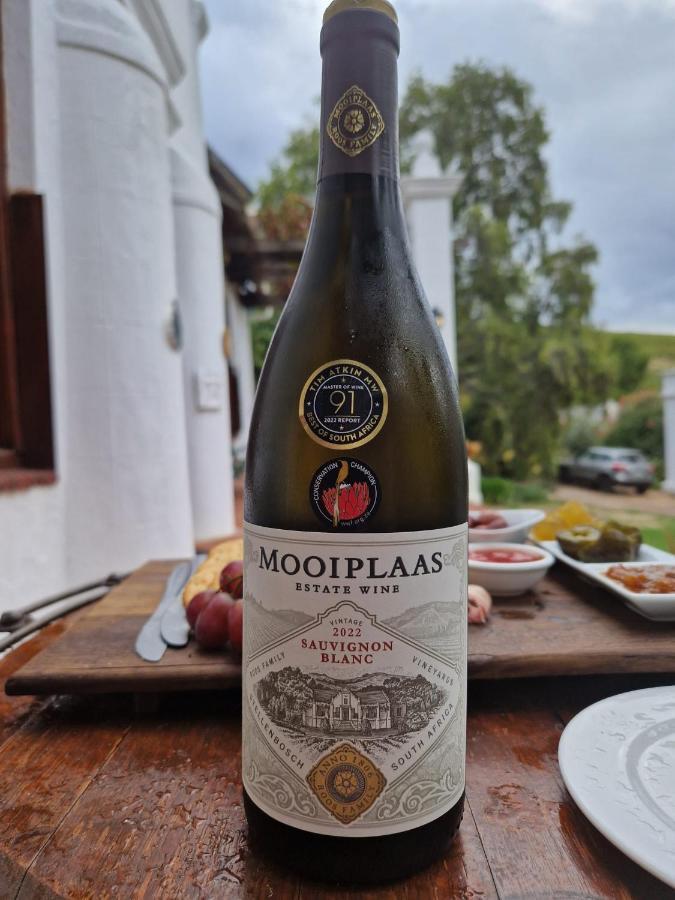 Апартаменты Mooiplaas Wine Estate Стелленбос Экстерьер фото